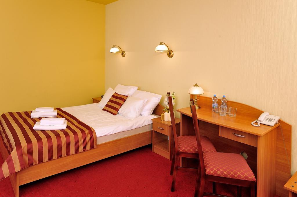 Hotel Na Bloniach Bielsko-Biala Bilik gambar